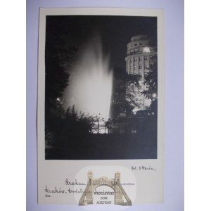 Krakau, bei Nacht, Wasserspiel, Gazda-Verlagshaus, ca. 1940