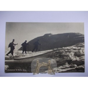 Biela hora, zima, turisti, 1935