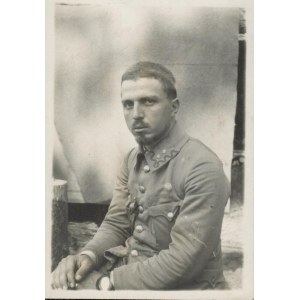 Fotografia portretowa przedstawiająca późniejszego generała Czesława Jarnuszkiewicza
