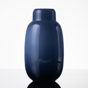 Tarnowiec Glassworks, Dark blue vase, pattern 794, early 21st century.
