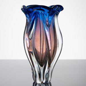 Chribska-Eisenhütte, Tschechische Republik, entworfen von Josef Hospodka, Zweifarbige Vase, 1970er Jahre.