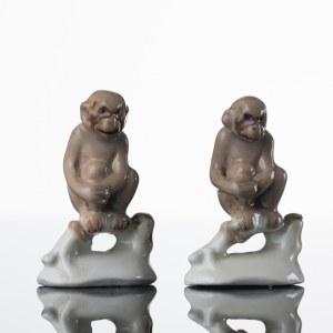 Royal Dux Bohemia, Czech Republic, Monkey figurines - 2 pieces, 2nd half of 20th century.