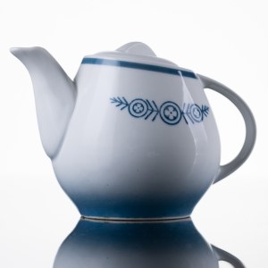 Zakłady Porcelany Stołowej Lubiana, Teapot for tea, 1970s/1980s.