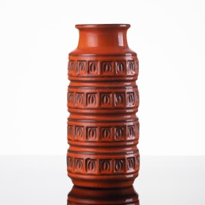 Scheurich, Deutschland, Rote Vase mit Reliefdekor, Modell 268-23, 1970er Jahre.