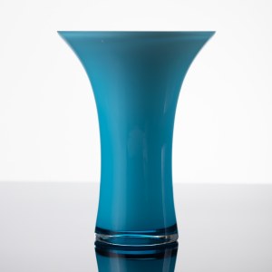 Tarnowiec Glassworks, Turquoise vase, pattern 115/24, early 21st century.