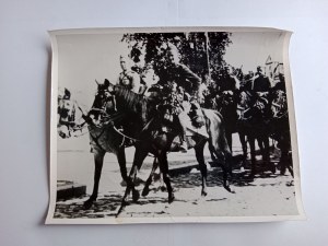 ZDJĘCIE PRZEDWOJENNE WOJSKO ŻOŁNIERZE KONIE 1937 R