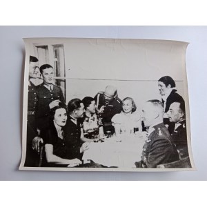 PHOTO PRE-WAR ARMY WOMEN SOLDIERS AT TABLE PARTY 1937
