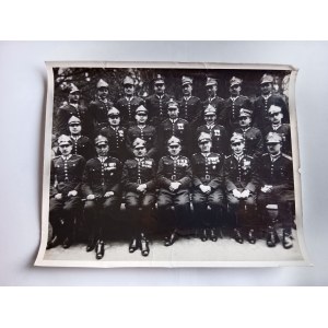 PHOTOGRAPHY OF PREVIOUS MILITARY POLICE Corps.