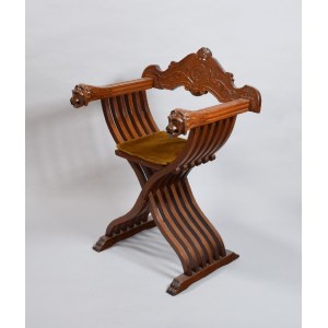 Fotel krzyżakowy w manierze w manierze renesansowej
