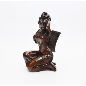 Vase - Figur einer Frau mit einem Korb
