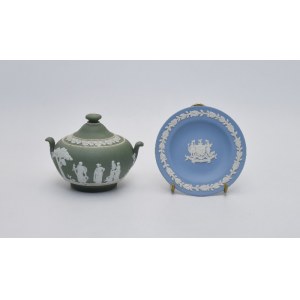 WEDGWOOD, Sugar bowl with lid + matching plate