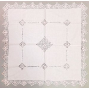 Dowel lace napkin