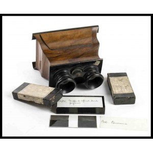 Stereoscope with two boxes of plates