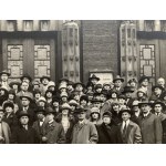 KATOVICE. POĽSKÉ DIVADLO. Varšavská filharmónia pred Poľským divadlom. [1930/1931]