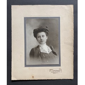 KULEWSKI C. Warszawa. Portret kobiety [1908]