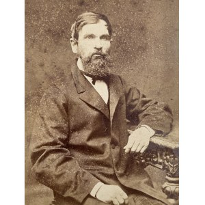 BRANDEL Konrad. VARŠAVA. Dvě portrétní fotografie [konec 19. století].