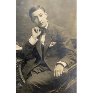 VILNO. Portrait photograph [1917].