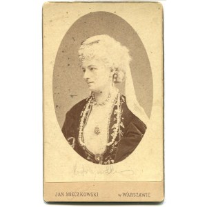 [Cardboard photograph] Helena Modrzejewska [J. Mieczkowski Warsaw 1892].
