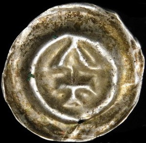 Quartering, Brakteat - Cross with arm ending in a spearhead - very rare