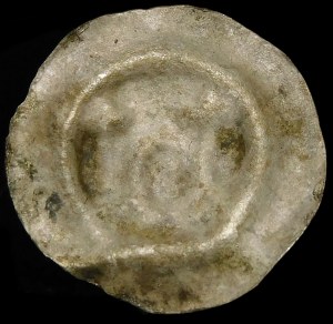 Quarter breakup, Brakteat - Arcade with crosses on the sides