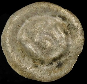 Quarter breakup, Brakteat - Arcade with crosses on the sides