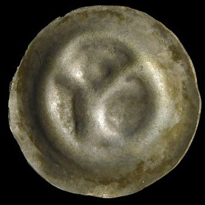 Quarter breakup, Brakteat - Griffin's head to the right