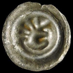 The Partition, Henry III, Brakteat - Helmet to the right