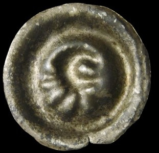 The Partition, Henry III, Brakteat - Helmet to the right