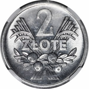 2 Gold Berries 1972