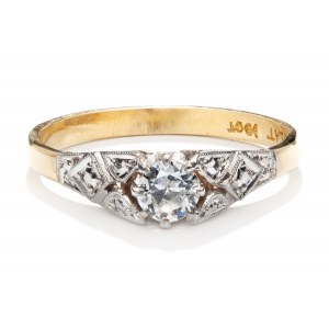 Diamantový prsteň približne z polovice 20. storočia.