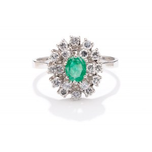 Ring mit Smaragd und Diamanten 20/20 Jahrhundert.