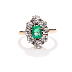 Prsten se smaragdem a diamanty z 50. let 20. století.