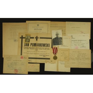 PRL, Zestaw odznaczenie i dokumenty po oficerze Wojska Polskiego (362)