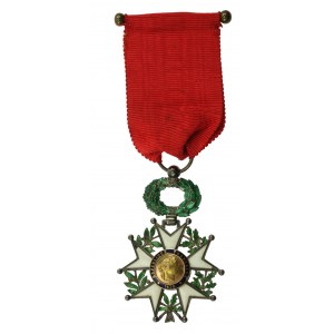 Francja, Krzyż oficerski Orderu Narodowego Legii Honorowej wraz z pudełkiem (245)