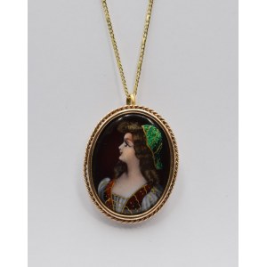 Pendant with ceramics