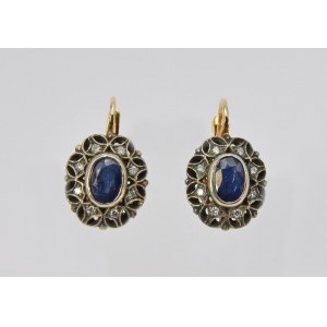 Earrings with sapphires