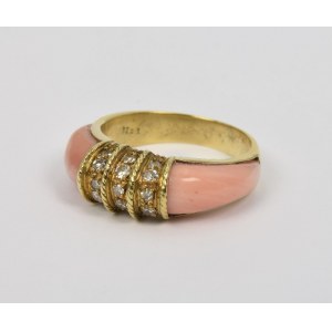 Anello con corallo