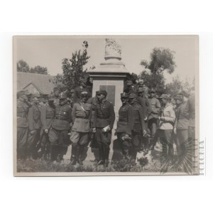 Foto IIRP Generál Boruta a zahraniční cvičící důstojník