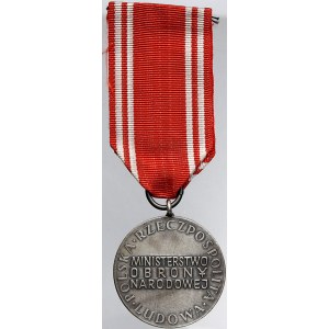 Polsko, Medaile Za zásluhy při obraně země