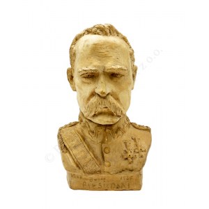 A.N., Busta Józefa Piłsudského
