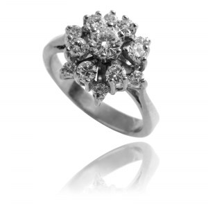 Ring with diamonds