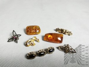 Vintage Jewelry Set - Brooches