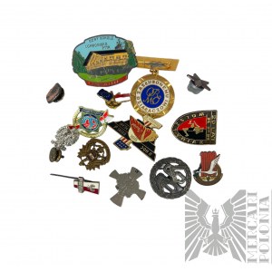 Súbor rôznych odznakov a ocenení