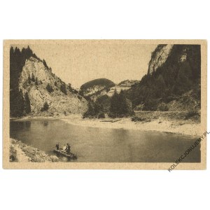 SZCZAWNICA. Pieniny with the Dunajec River near the Polish border