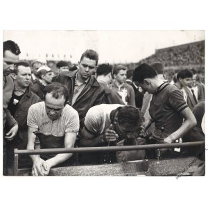 [XVI. Internationales Friedensradrennen. 1963. Foto Montenegro].