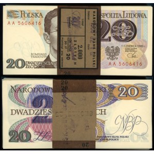 Poland, packet of 100 pieces x 20 zlotys with NBP banderole, 1.06.1982