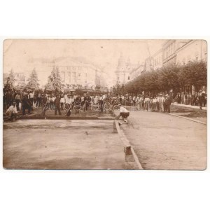 1936 Kolozsvár, Cluj; Dila societatea de Bitumen / Mátyás király téri útépítés aszfaltozó munkásokkal, Takarékpénztár ...