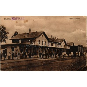 Újvidék, Novi Sad; vasútállomás, vonat. Vasúti levelezőlapárusítás 54. / railway station, train (EK...