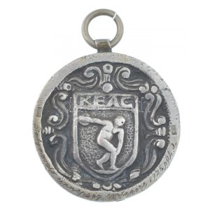 1926. KEAC (Kolozsvári Egyetemi AC) II. osztályú club érme kétoldalas, ezüstözött bronz emlékérem füllel (30mm) T:AU ...
