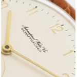 IWC 14K arany kézi felhúzós férfi karóra. Jelzett, hibátlan számlappal, bőr szíjjal 33 mm